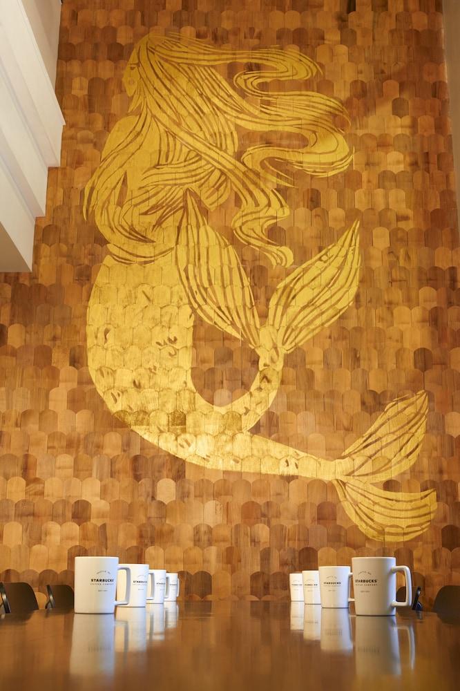 Hyatt Regency Hotel 4*