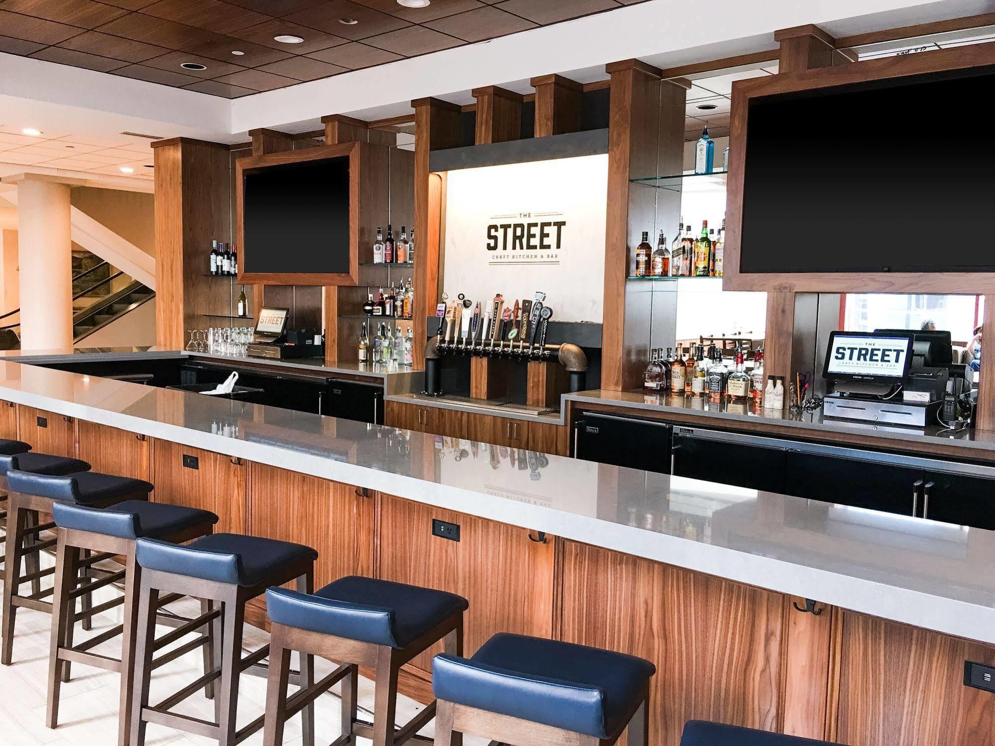 Hyatt Regency Hotel 4*